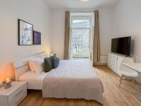 TV a/nebo společenská místnost v ubytování TurnKey I Wenceslas Square Apartments