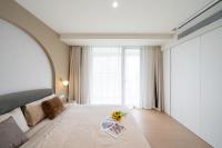 John's Apartmentにあるベッド
