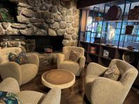 Posezení v ubytování Skogstad Hotel - Unike Hoteller