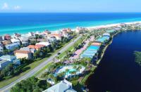 eine Luftaufnahme eines Resorts am Meer in der Unterkunft Destiny Beach Villas #20A in Destin