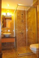 Koupelna v ubytování Aes Club Hotel