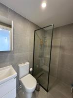 Koupelna v ubytování Esentepe Cove Garden Denize sıfır 1 yatak odalı Daire