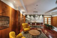 A seating area at Hotel Ciudad de Compostela