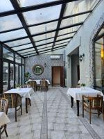 Restaurace v ubytování The Elite - Oradea's Legendary Hotel