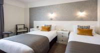Best Western Royal Hotelにあるベッド