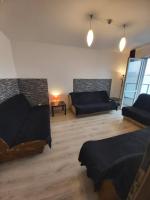 Część wypoczynkowa w obiekcie 2060 Zwycięstwa 5G - Tanie Pokoje w apartamencie - samodzielne zameldowanie - self check in