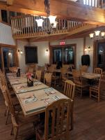 En restaurant eller et andet spisested på Auberge Carcajou