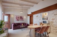 Kuchyňa alebo kuchynka v ubytovaní Philikon Luxury Suites