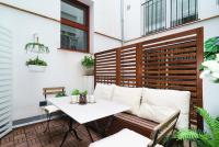 A seating area at Valencia Luxury - Boutique Redonda