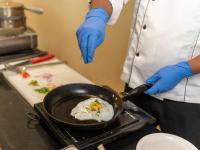 Jídlo v hostelu nebo okolí