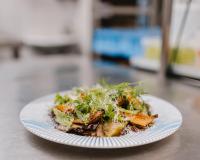 Jídlo v hotelu nebo okolí