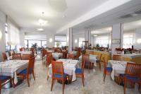 A restaurant or other place to eat at Hotel Mediterranée