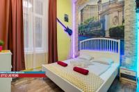 Posteľ alebo postele v izbe v ubytovaní Little Americas Main Street Apartments