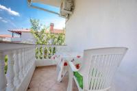 Balkón nebo terasa v ubytování Family friendly apartments with a swimming pool Palit, Rab - 4990