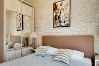 Posteľ alebo postele v izbe v ubytovaní Luxury 2br apartment 50m from beach