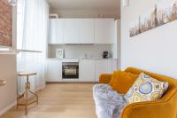 A kitchen or kitchenette at Raffinato e stylish monolocale milanese