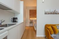 A kitchen or kitchenette at Raffinato e stylish monolocale milanese
