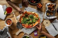 ホテルの敷地内または近くでの食事または食べ物