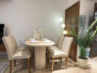 Posezení v ubytování Mynt Stay zed west Residence 2 bedroom E1E293