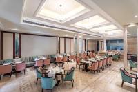 Un restaurante u otro lugar para comer en Park Plaza Jalandhar