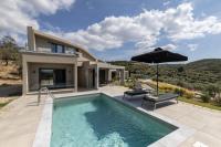 Bazén v ubytovaní Fari Stone Villas alebo v jeho blízkosti