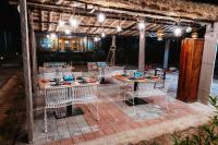 Veitingastaður eða matsölustaður á Aranyavas Nature Retreat, Jaipur