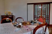 Jedlo v ubytovaní bed & breakfast alebo blízkom okolí