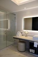 Ein Badezimmer in der Unterkunft Scarlet Pearl Casino Resort