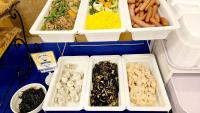 ホテルの敷地内または近くでの食事または食べ物