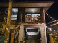 Balkón nebo terasa v ubytování HostelBed and Retreat Phitsanulok
