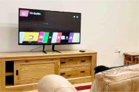 TV a/nebo společenská místnost v ubytování Stay in a lovely home in Kent great for contractor stays
