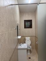 Koupelna v ubytování Къща за гости Савана, Пловдив, летище Пловдив, Ягодово