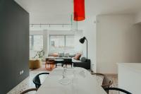 Posedenie v ubytovaní Stylish Suite, by MGM Residencies
