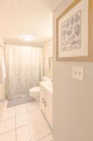 Ein Badezimmer in der Unterkunft Shoreline Towers #3022
