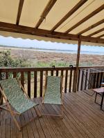 Balkon lub taras w obiekcie Camping de l'Arnel