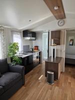 Kuchnia lub aneks kuchenny w obiekcie Camping de l'Arnel