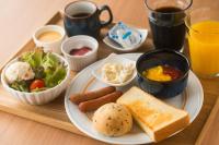 ホテルの敷地内または近くでの食事または食べ物