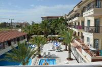 Bazén v ubytování Cinar Family Suite Hotel Side nebo v jeho okolí