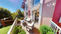 Vonkajšia záhrada v ubytovaní Apartaments Boutique la Torreta del Llac