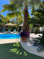 Basen w obiekcie HOTEL LA QUIETUDE lub w pobliżu