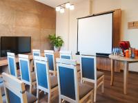 TV a/nebo společenská místnost v ubytování Apartamenty Bonerowska 5