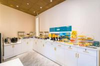 Köök või kööginurk majutusasutuses Dequan Luxury Hotel CBD Branch