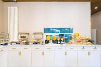 Köök või kööginurk majutusasutuses Dequan Luxury Hotel CBD Branch