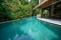 Greenforest Anahata Villa Resortの敷地内または近くにあるプール