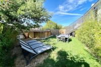 Vonkajšia záhrada v ubytovaní Duplex neuf Hyper Design - Piscine chauffée