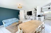 Kuchyňa alebo kuchynka v ubytovaní Charmant T3 Ultra cosy Jardin 50m des plages