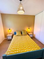 Posteľ alebo postele v izbe v ubytovaní Charmant T3 Ultra cosy Jardin 50m des plages