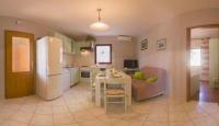 Kuchyň nebo kuchyňský kout v ubytování Apartment Milna 8896b