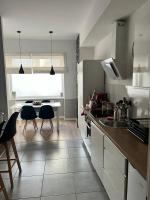 Kuchyň nebo kuchyňský kout v ubytování Apartamenty Cieplicka 20