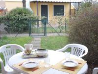 A garden outside Amazing apartment with terrace for 5 guests